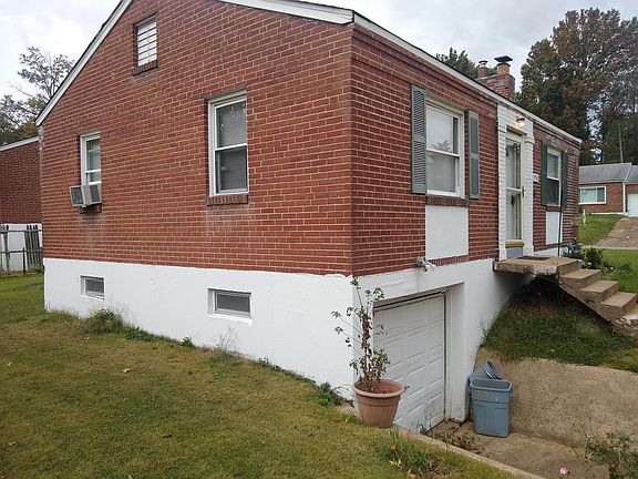 2nd image of 1950 Mora Ln
