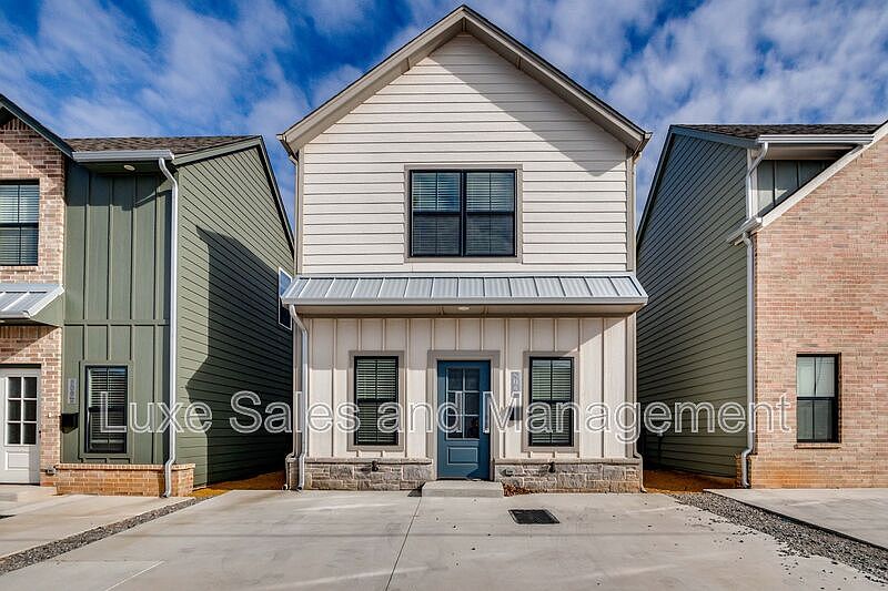 1st image of 604 W 2nd St #110