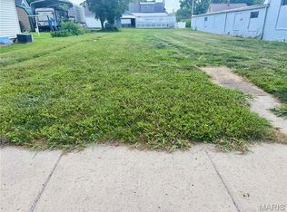 210 W Laurel St, Millstadt, IL 62260