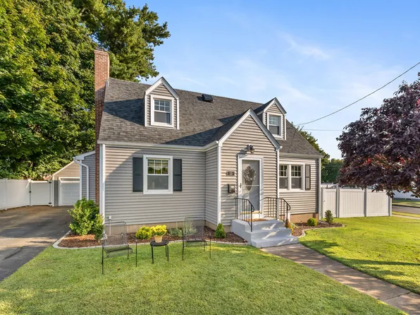 15 Deepwood Drive, Manchester, CT 06040