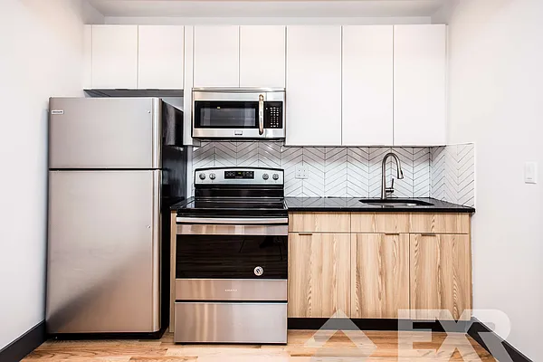 Rented by EXR | media 71