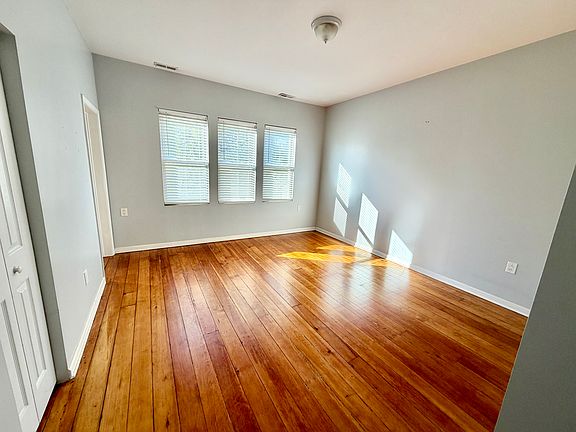 2nd image of 2612 W Armitage Ave #2