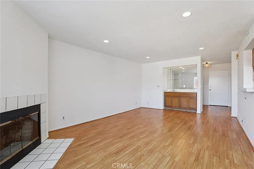 2 bed, 1170 sqft, $2,800 — Photo 4