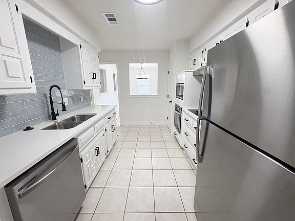2nd image of 3802 Roan Cir