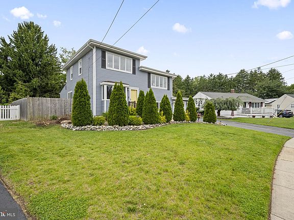 2nd image of 13 Mallory Way