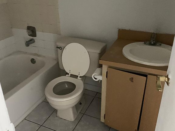 4th image of 11911 Alafaya Woods Ct