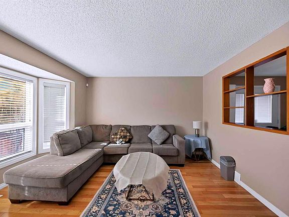 5th image of 127 Whitehaven Rd NE