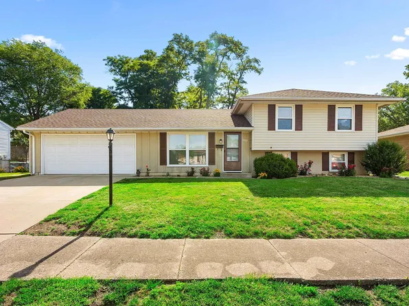 1320 Veerman St, Pekin, IL 61554