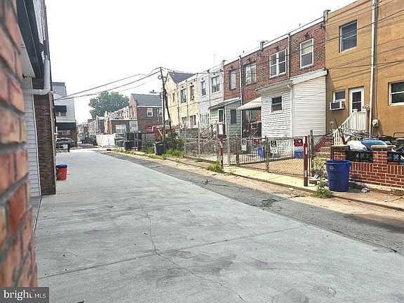 2nd image of 1024 Johnston St