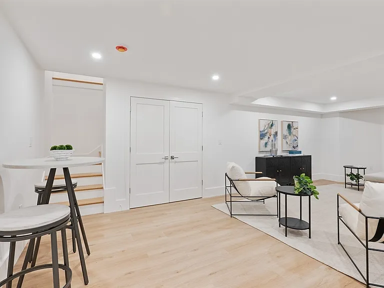 65 Francis St #A — Photo 18