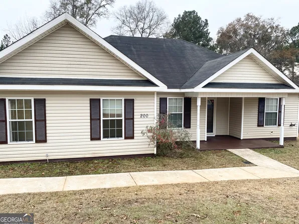 200 Crestwood Cir, Centerville, GA 31028