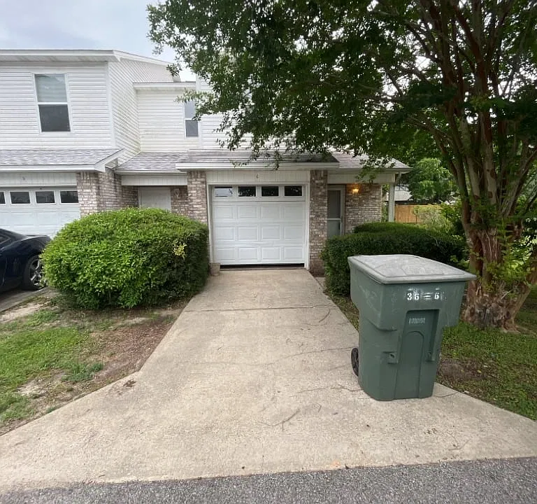 36 Alder Ave SE