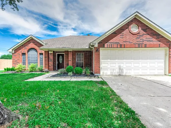 3717 Pin Oak Dr E, Pearland, TX 77581
