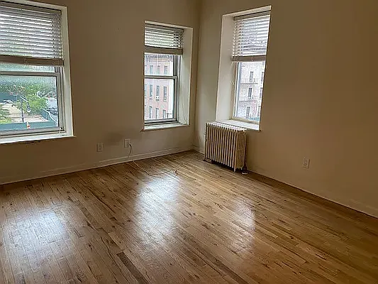 Rented by Solow Realty | media 21