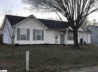 207 Grape Arbor Ln, Fountain Inn, SC 29644