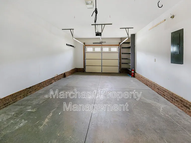 657 Chartwell Dr — Photo 25