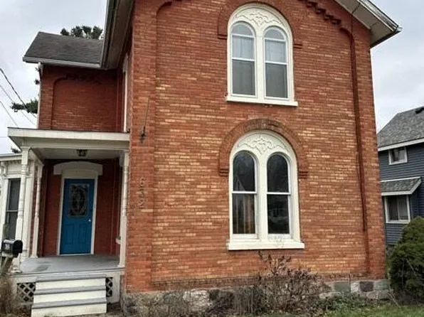 632 S Cochran Ave, Charlotte, MI 48813