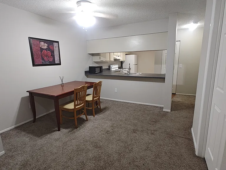 652 Kenwick Cir — Photo 9
