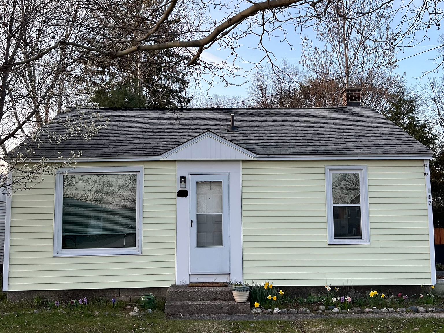 317 South St, Spring Lake, MI 49456 Zillow