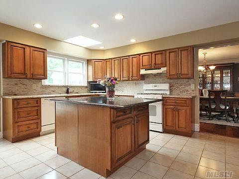 5th image of 51 Canterbury Ct
