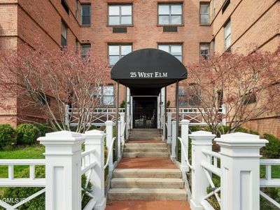 25 W Elm St APT 10, Greenwich, CT, 06830