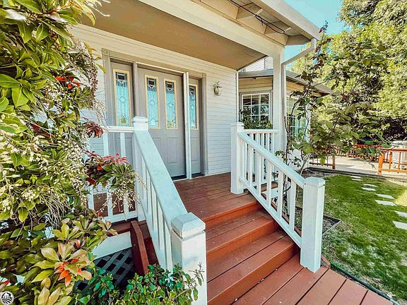 3rd image of 17551 Scenic Heights Dr