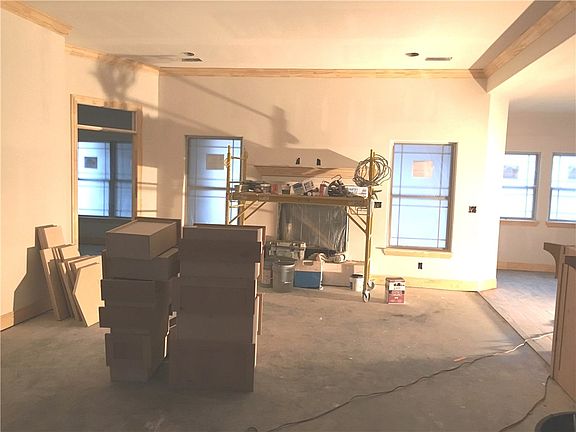 3rd image of 6400 SW Shady Side Ave