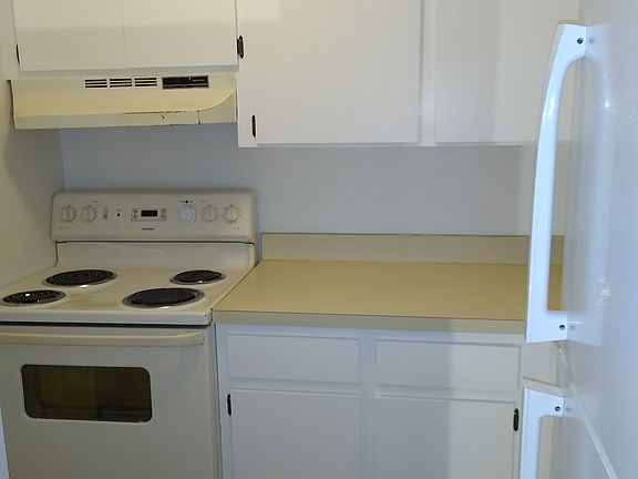 3rd image of 150 Wax Myrtle Woods Ct APT 8B
