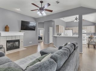 808 Cobblestone Dr, Lewisville, TX 75067