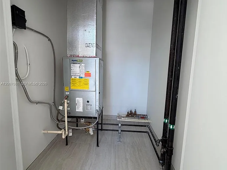 77 SE 5th St #1014 — Photo 24