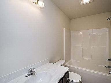 5th image of 1240 Ronald Way