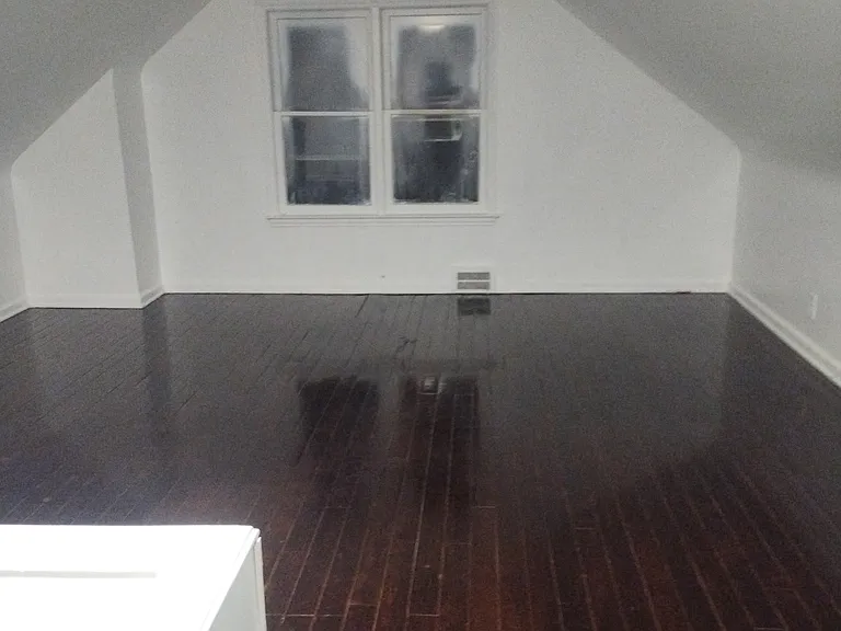 10835 Somerset Ave — Photo 6