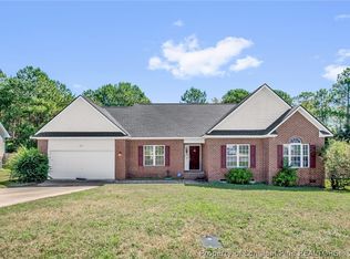 5021 Miranda Dr, Hope Mills, NC 28348