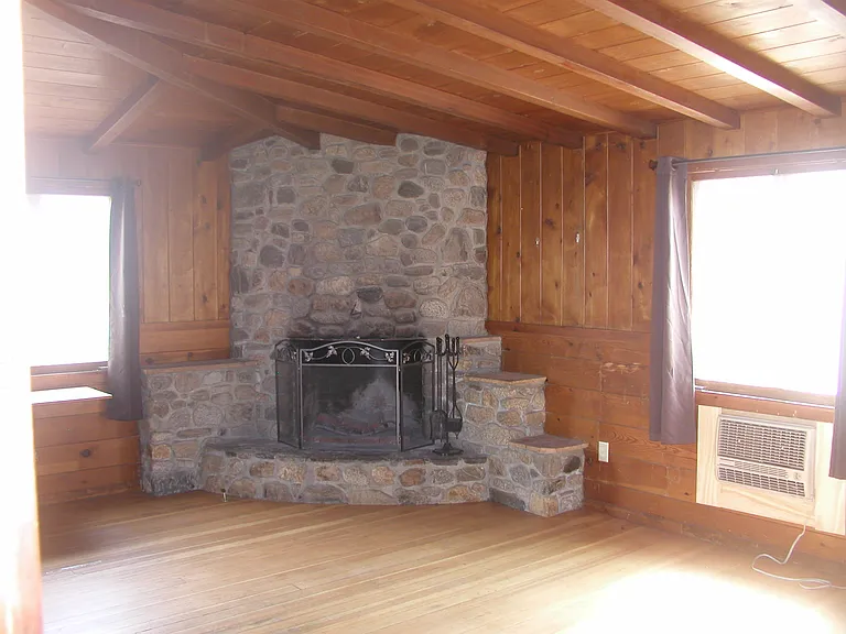 450 E Main St — Photo 6