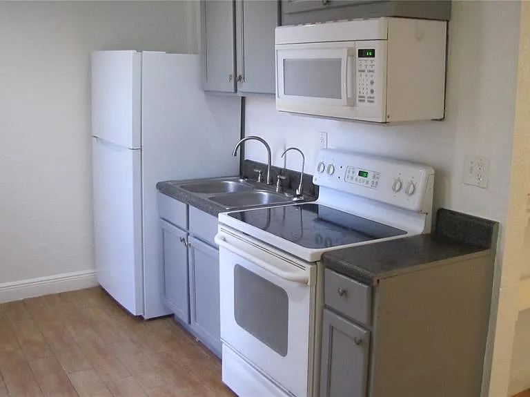 109 E Gladys St #D — Photo 4