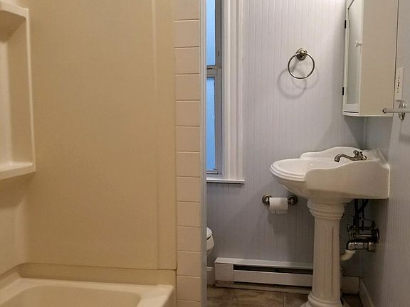4th image of 18 Nelson St #2