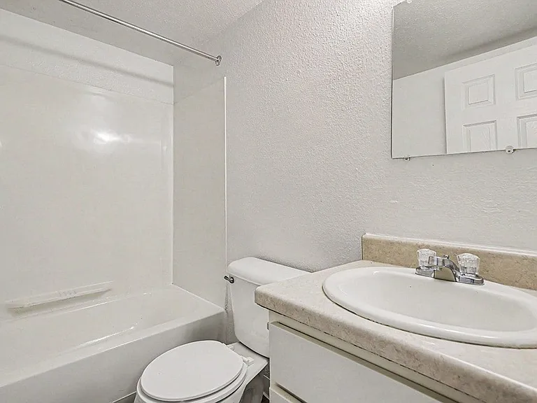 Waverly Park Apartments — Photo 19