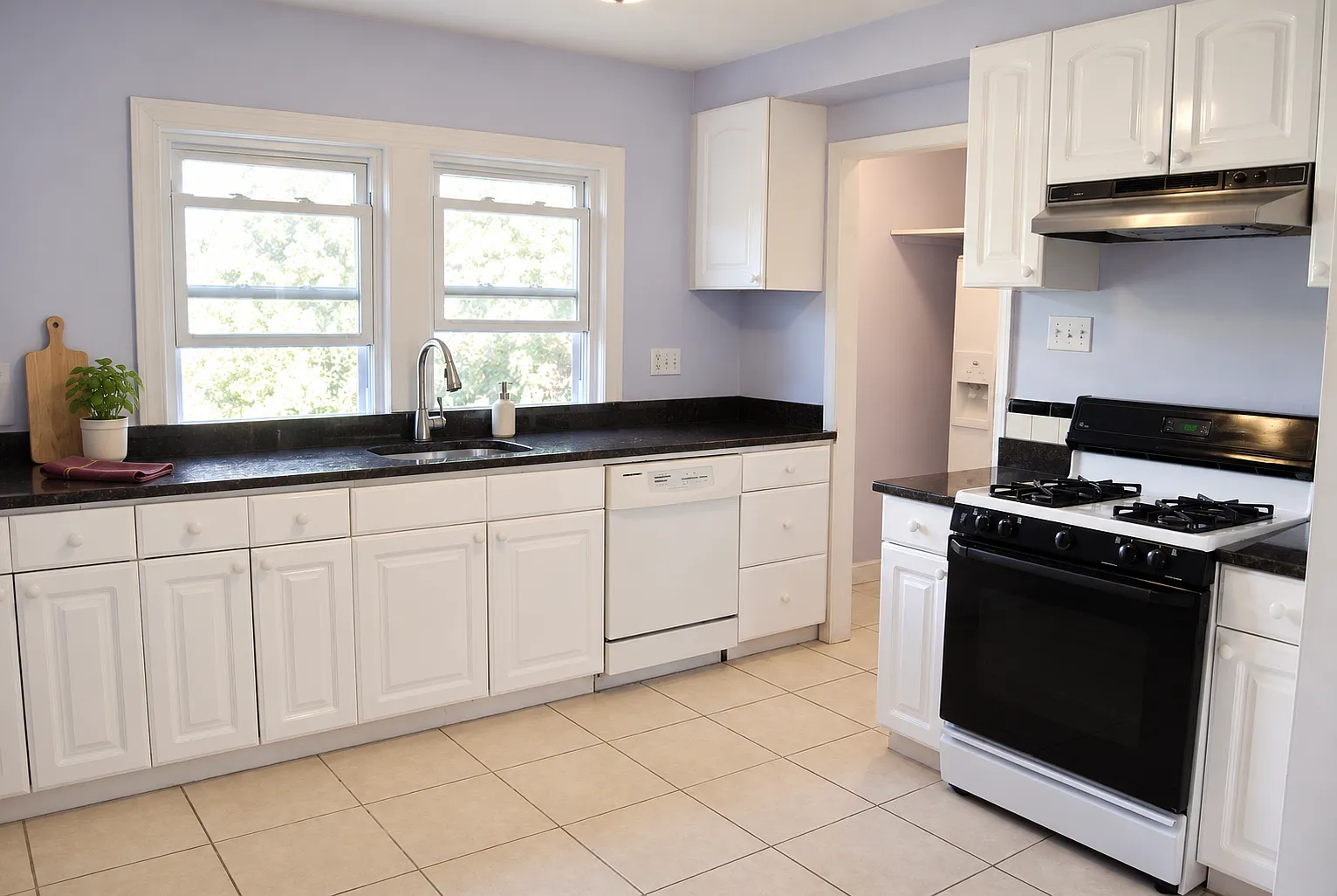 4 bed, 2.5 bath, 1500 sqft, $6,900 — Photo 3
