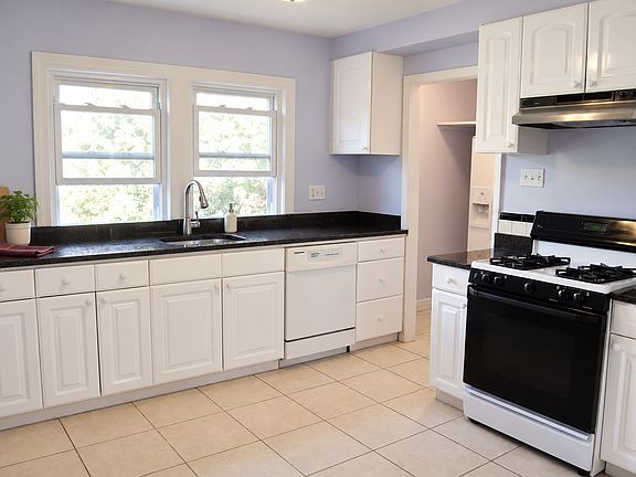 3rd image of 50 Undine Rd #81