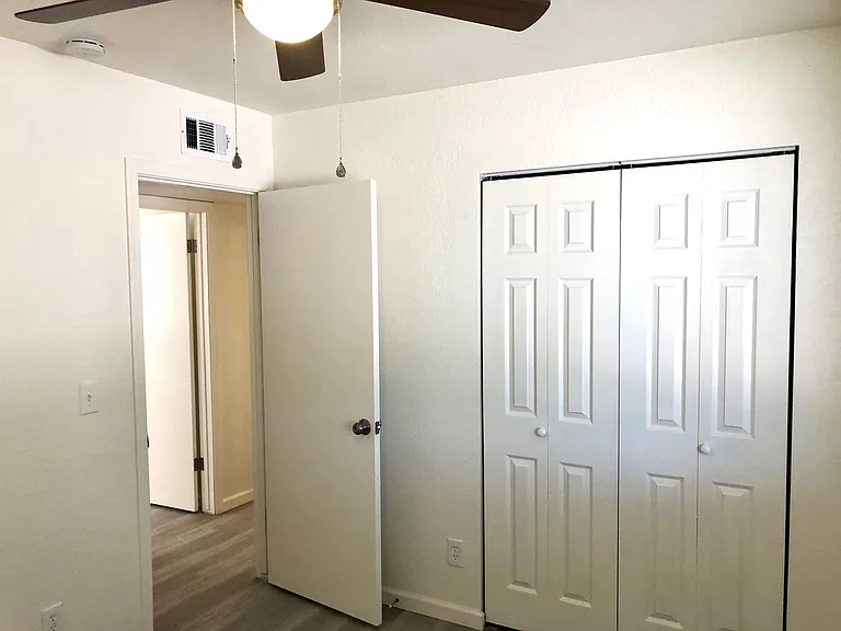 2715 Lillie Ave — Photo 18