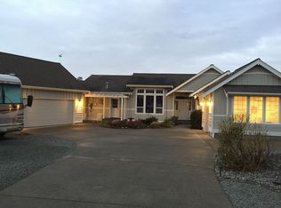 5572 Coquitlam Dr, Blaine, WA 98230