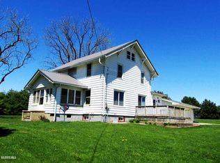 24225 Livingood Rd, Chadwick, IL 61014