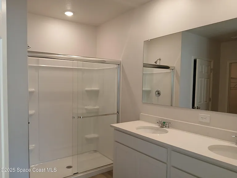 1560 Gardenton St NW — Photo 6