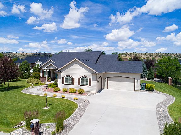 2nd image of 3953 Woodcreek Dr