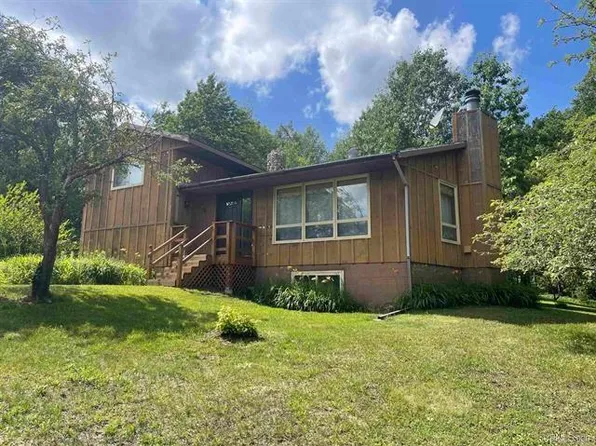 5783 Range View Dr, Hurley, WI 54534