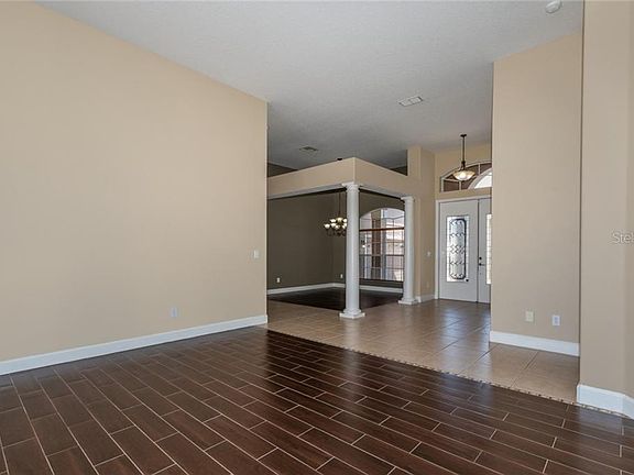 4th image of 23550 Valderama Ln