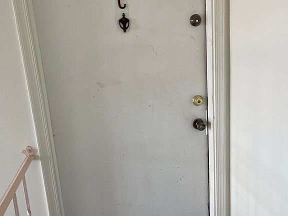 3rd image of 909 S Colonial Ct #C-127