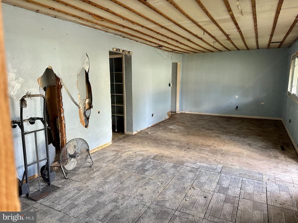 1710 Evergreen Rd, Harrisburg, PA 17109