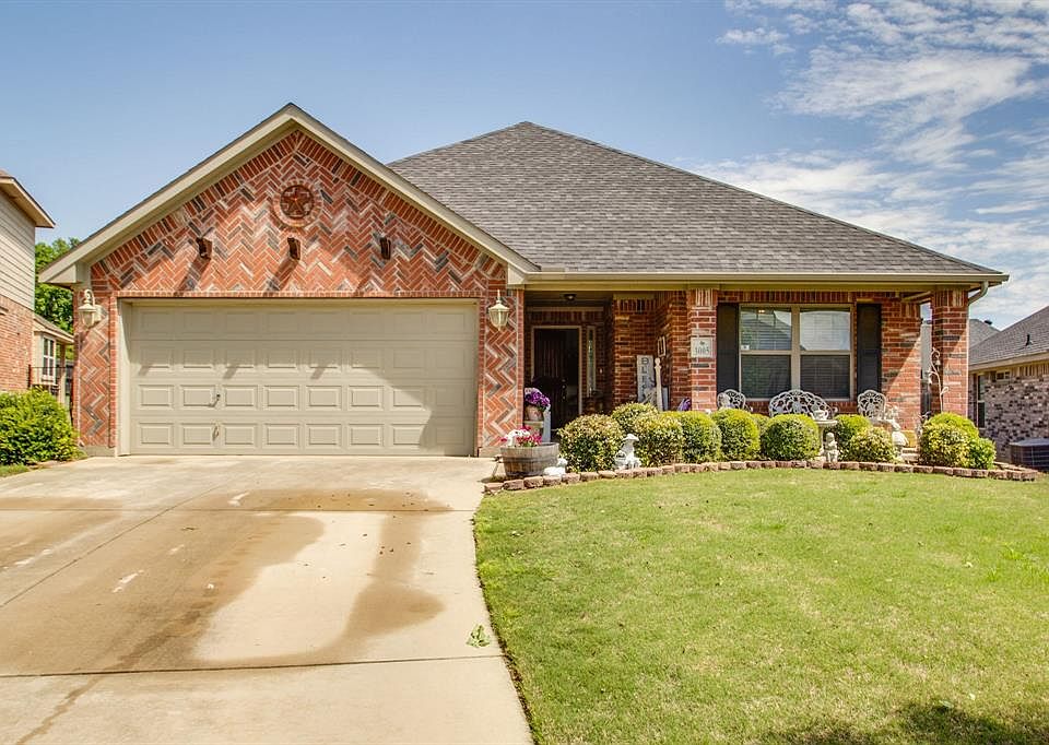 1st image of 3005 Greenway Dr