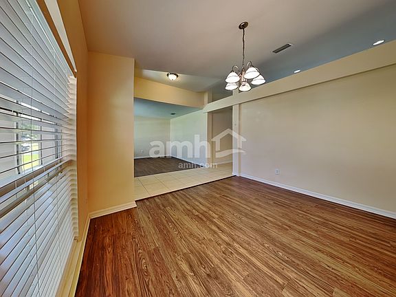 5th image of 452 NW Sherbrooke Ave